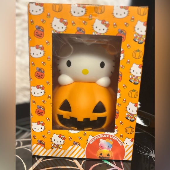 🩷🎃HELLO KITTY LED PUMPKIN AROMA FAN, BRAND NEW IN BOX🩷🎃 - Picture 3 of 3